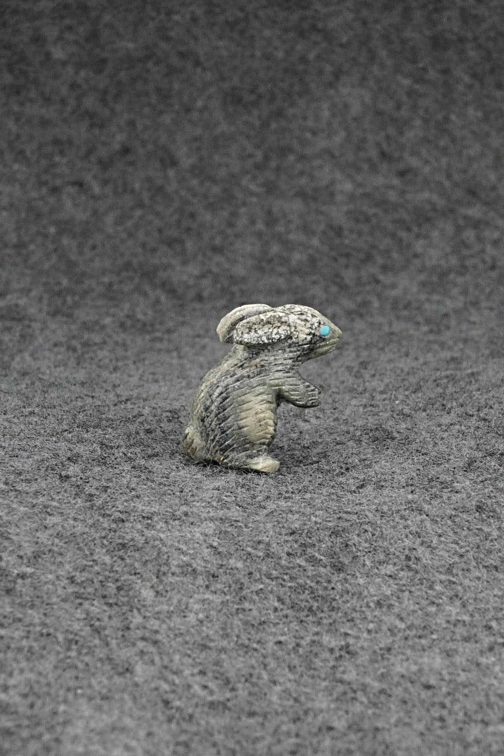 Rabbit Zuni Fetish Carving - Lance Cheama