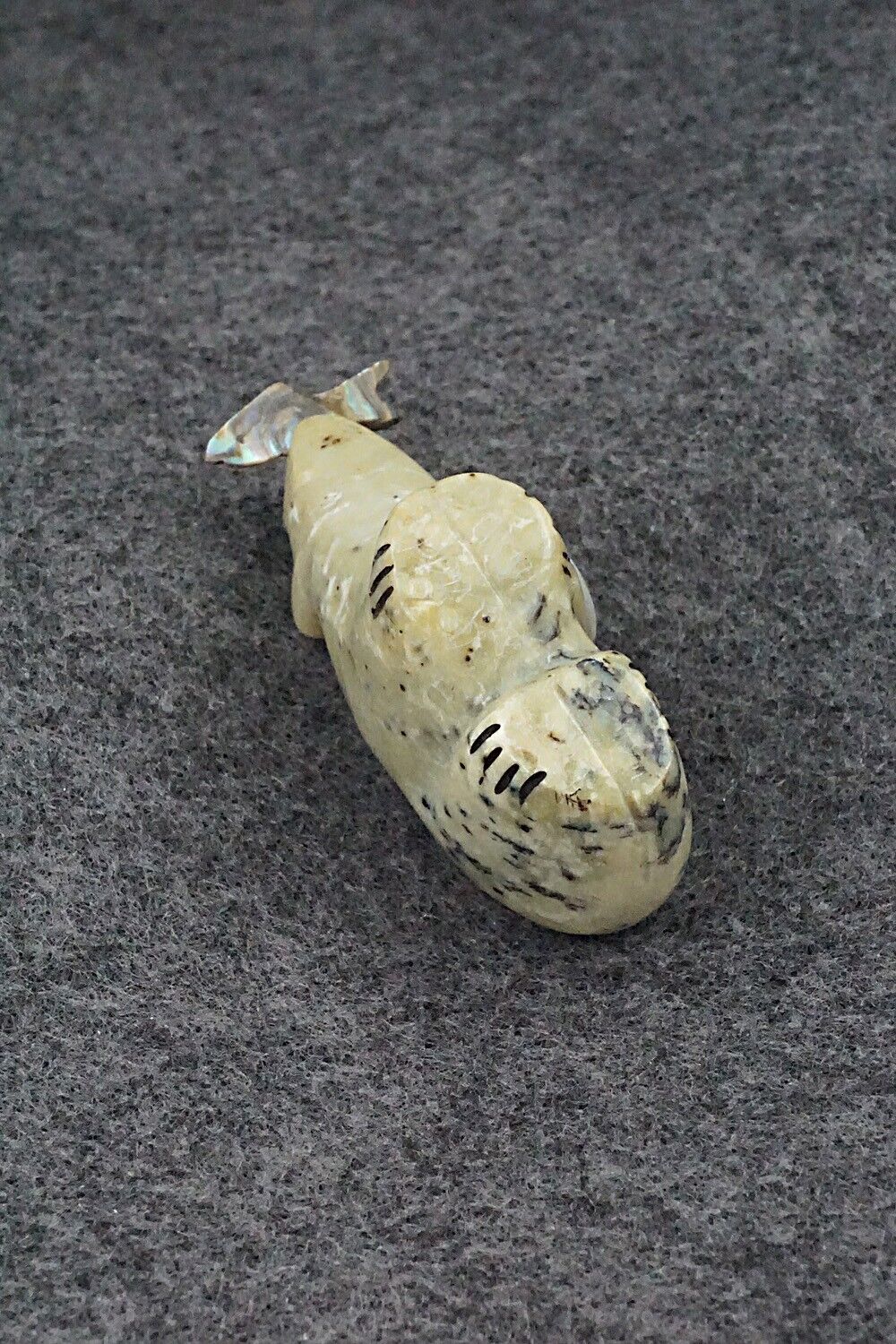 Bear with Fish Zuni Fetish Carving - Darrin Boone