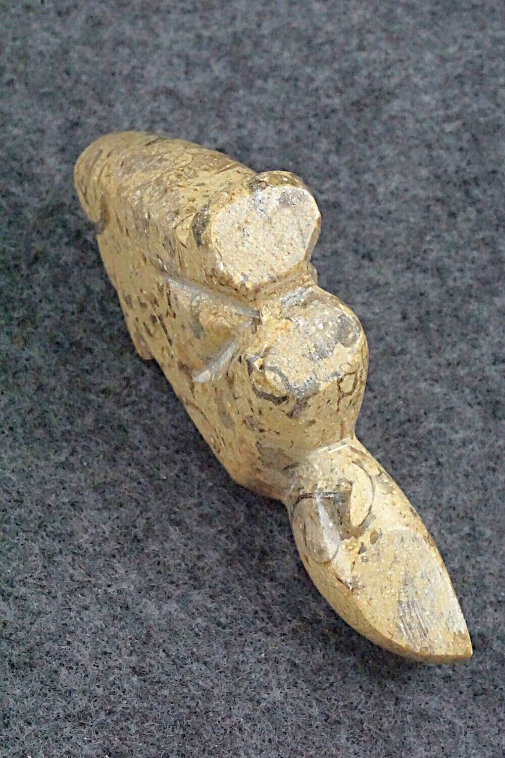 Wolf Zuni Fetish Carving - Bernard Laiwakete