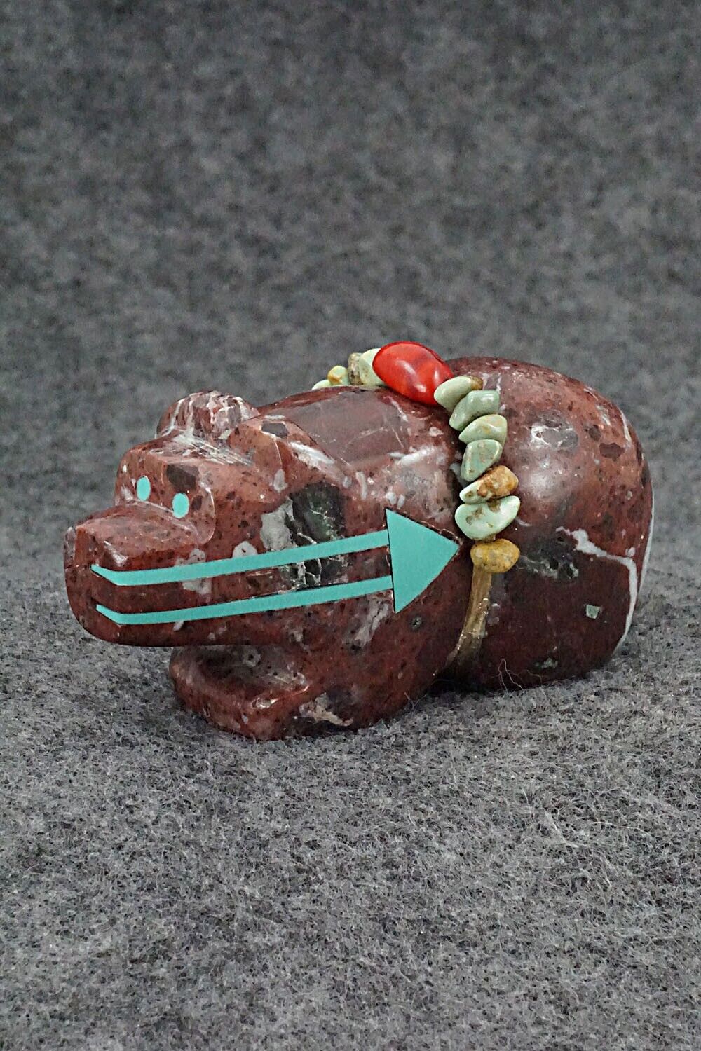 Bear Zuni Fetish Carving - Bernard Laiwakete