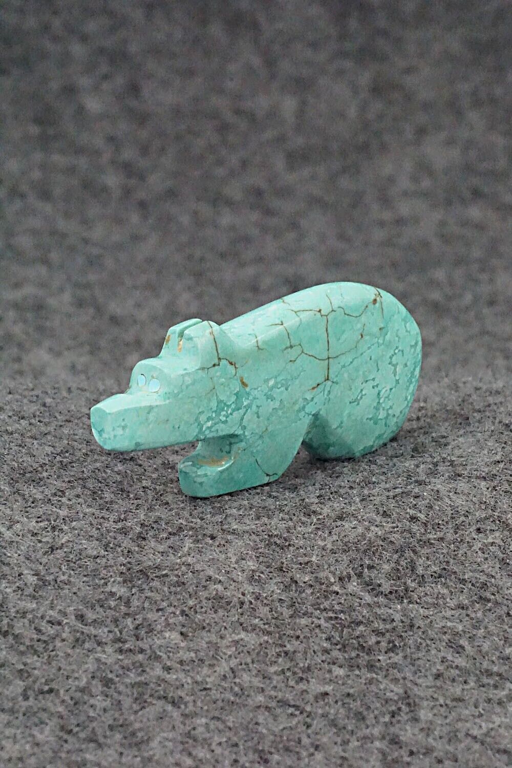 Bear Zuni Fetish Carving - Bernard Laiwakete