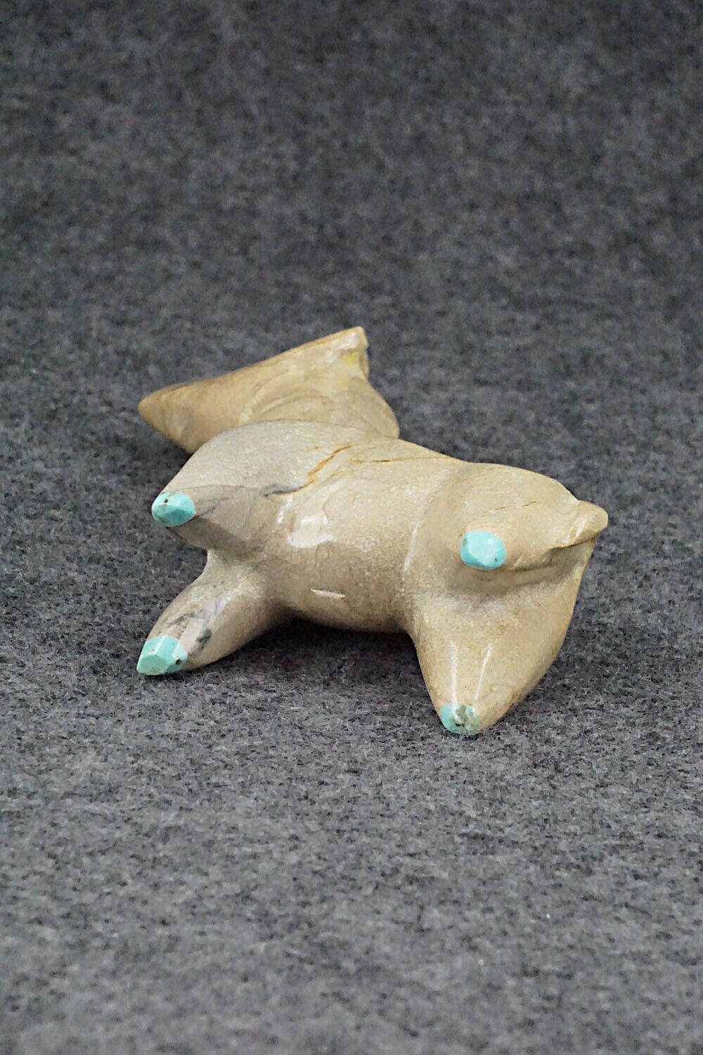Giraffe Zuni Fetish Carving - Enrike Leekya