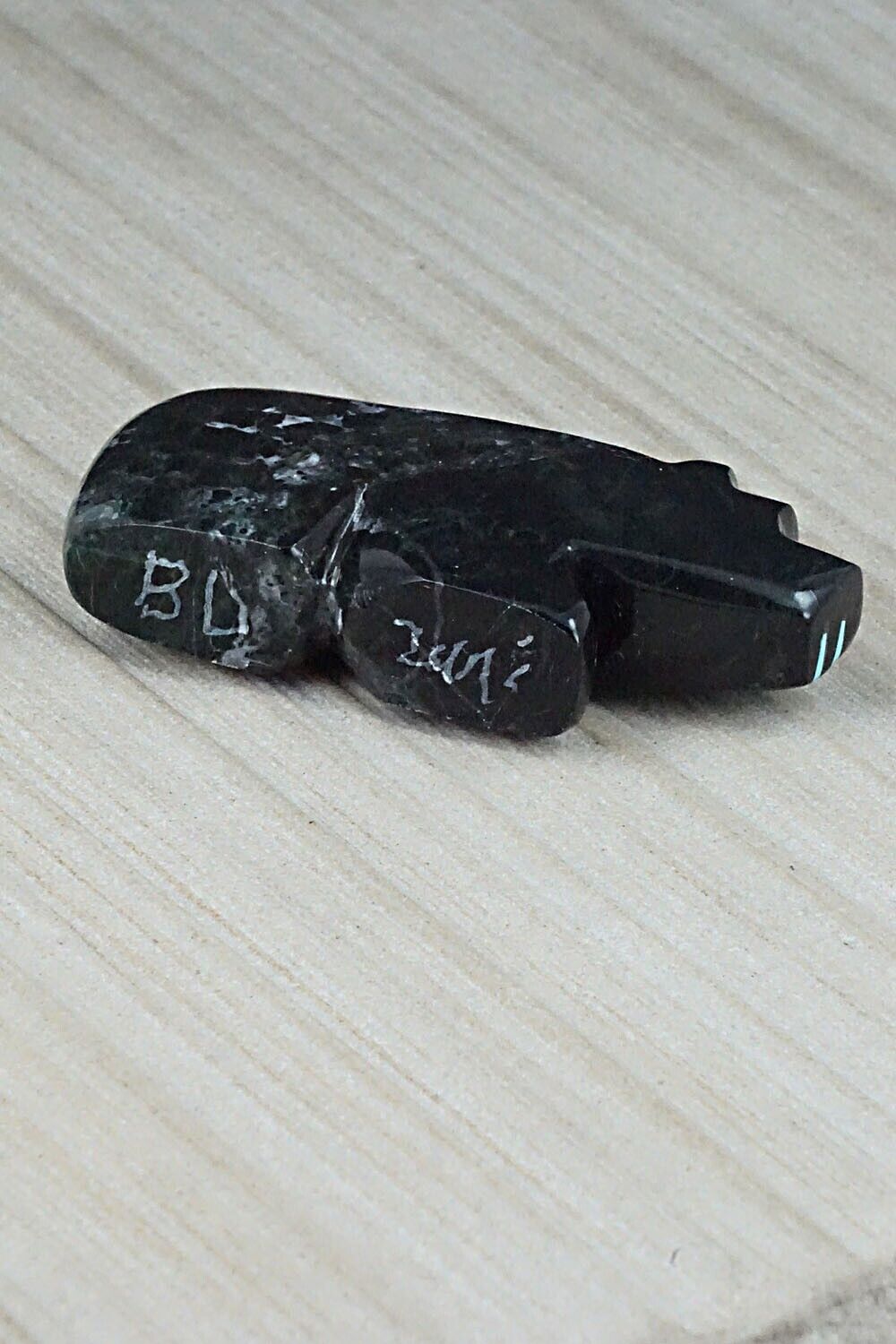 Bear Zuni Fetish Carving - Bernard Laiwakete