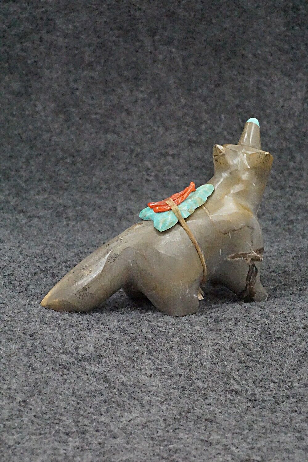 Wolf Zuni Fetish Carving - Enrike Leekya