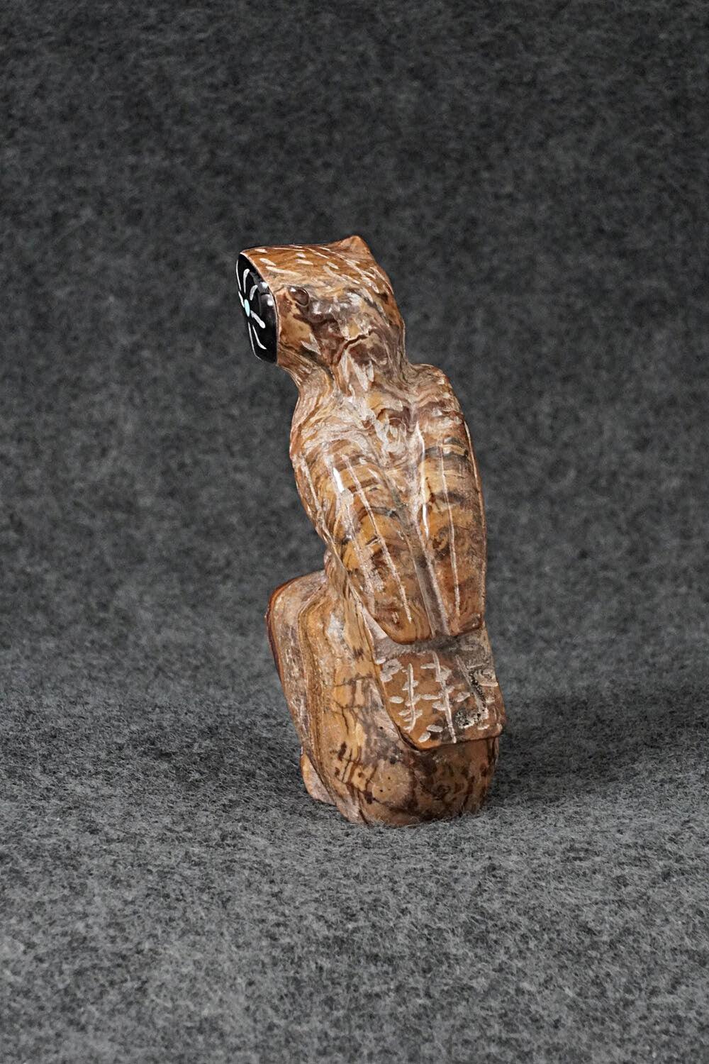 Owl Zuni Fetish Carving - Freddie Leekya