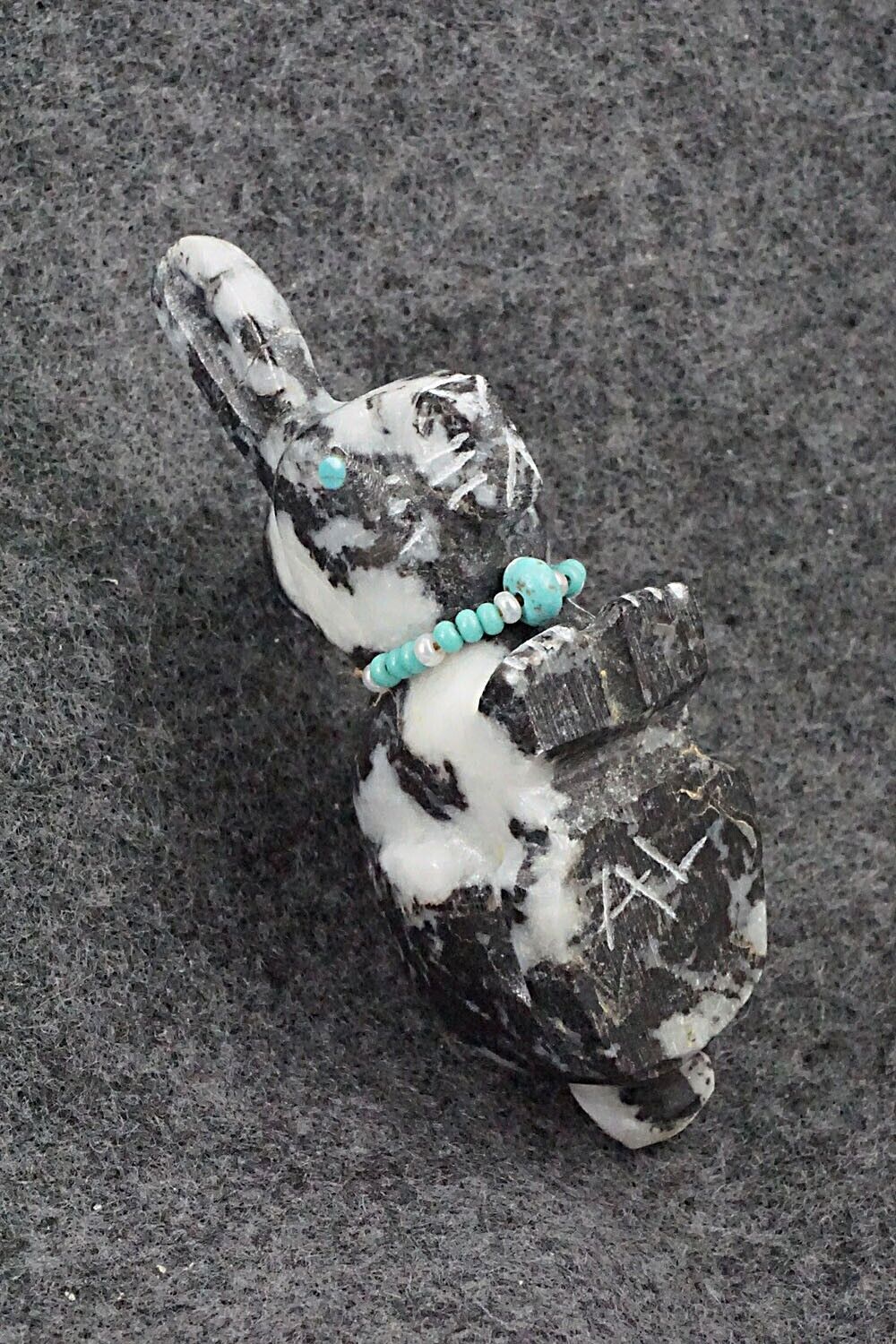Jack Rabbit Zuni Fetish Carving - Andres Lementino