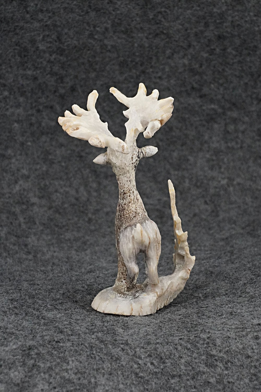 Deer Zuni Fetish Carving - Ruben Najera
