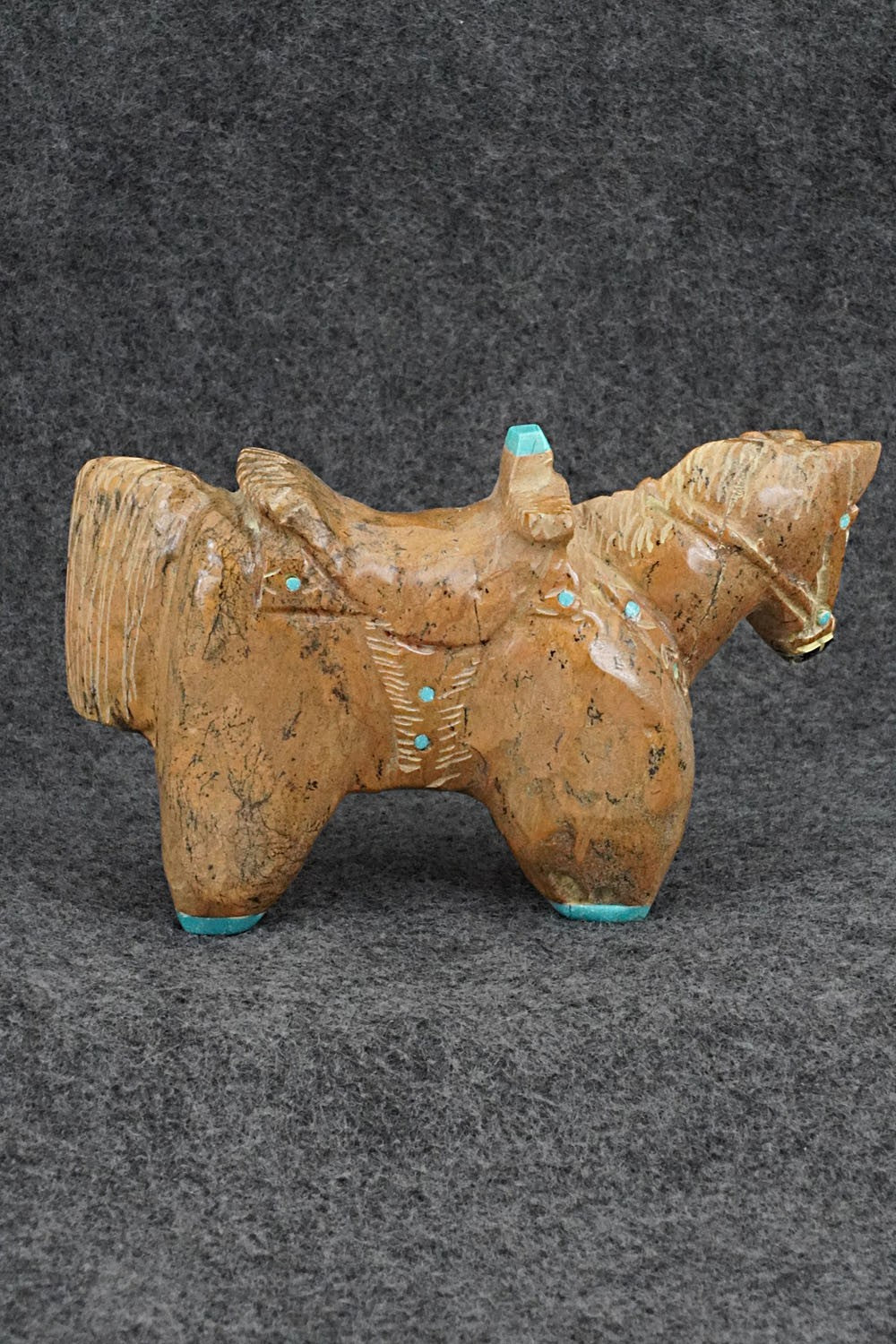 Horse Zuni Fetish Carving - Freddie Leekya