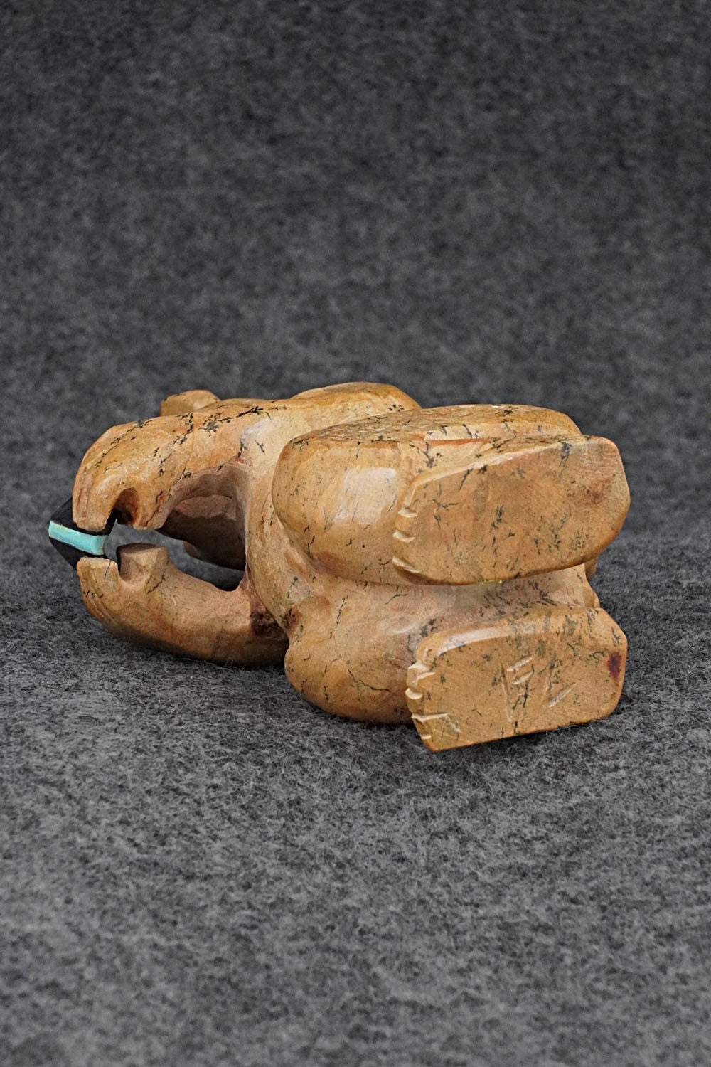 Rabbit Zuni Fetish Carving - Freddie Leekya