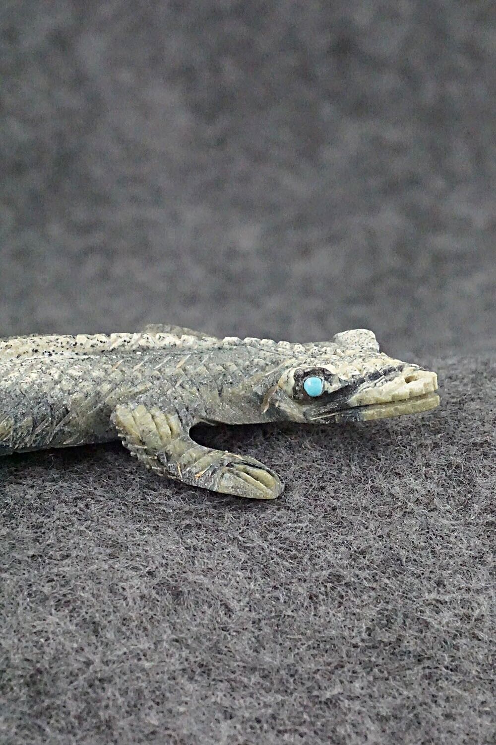 Lizard Zuni Fetish Carving - Lance Cheama