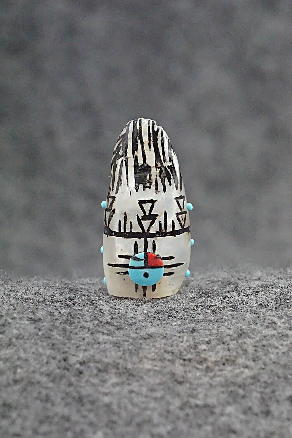 Corn Maiden Zuni Fetish Carving - Jared Amesoli