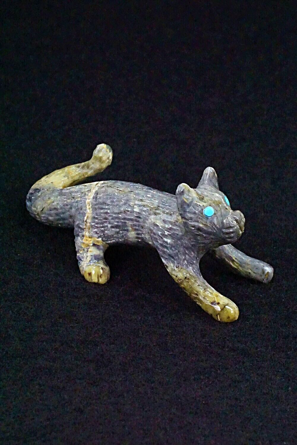 Mountain Lion Zuni Fetish Carving - Cody Cheama