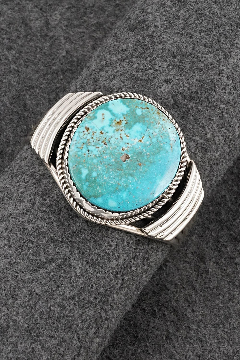Turquoise & Sterling Silver Vintage Bracelet - Larose Ganadonegro