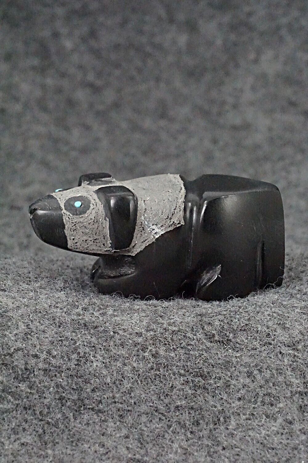 Bear Zuni Fetish Carving - Reynold Lunasee