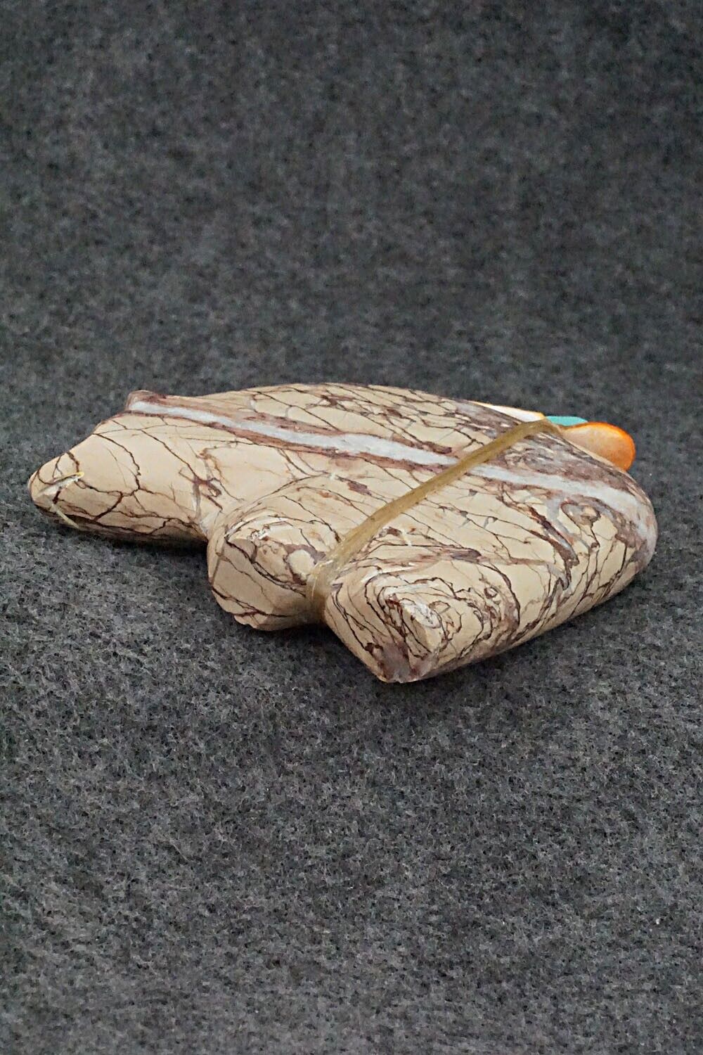 Bear Zuni Fetish Carving - Daphne Quam