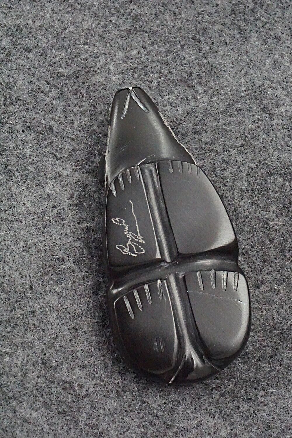Bear Zuni Fetish Carving - Reynold Lunasee