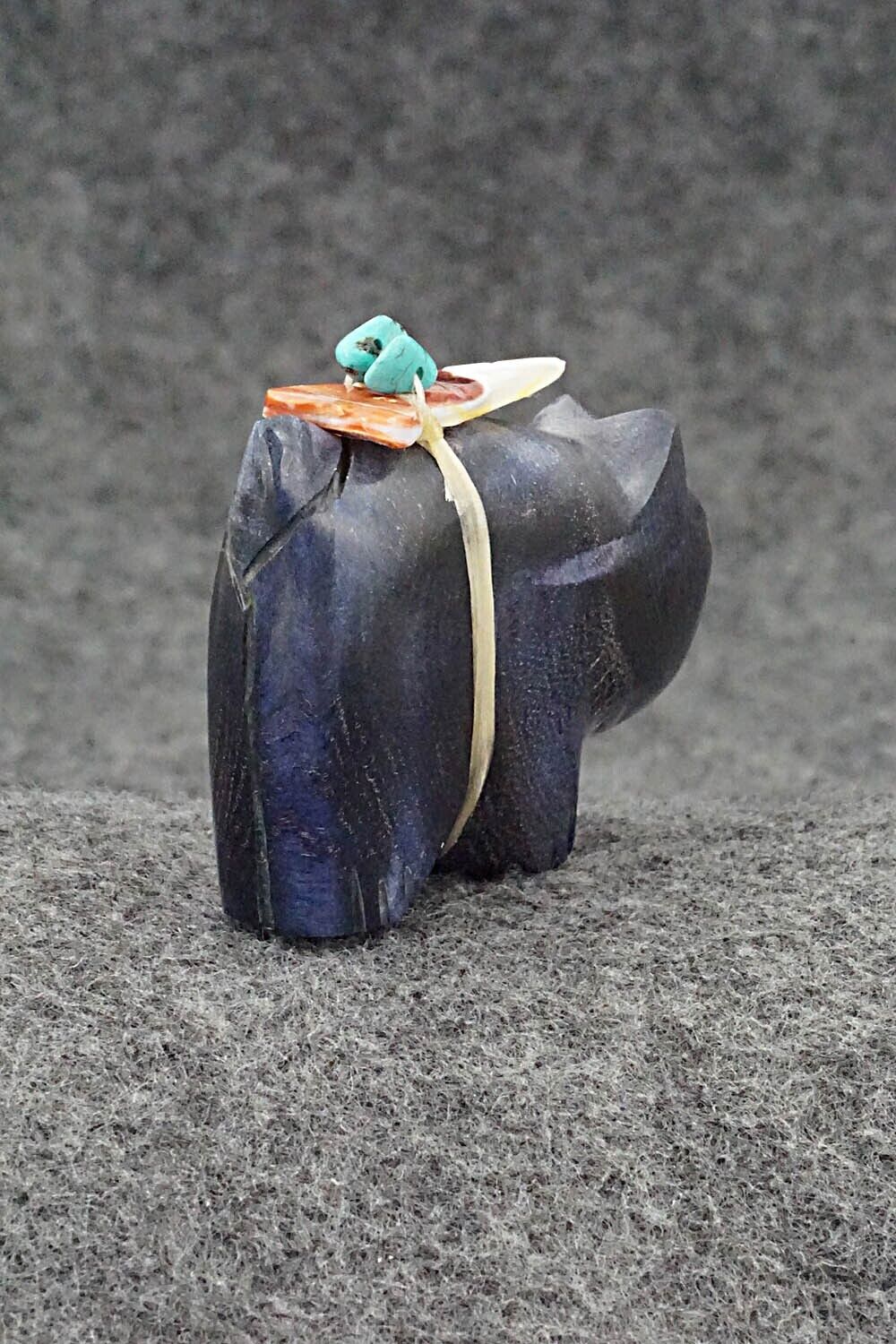 Bear Zuni Fetish Carving - Daphne Quam