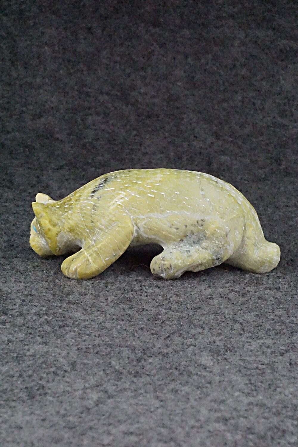 Bobcat Zuni Fetish Carving - Cody Cheama