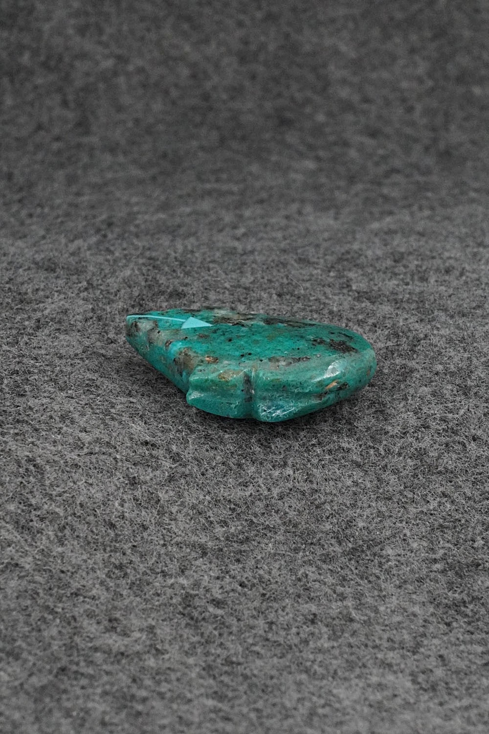 Bear Zuni Fetish Carving - Abby Quam Panteah