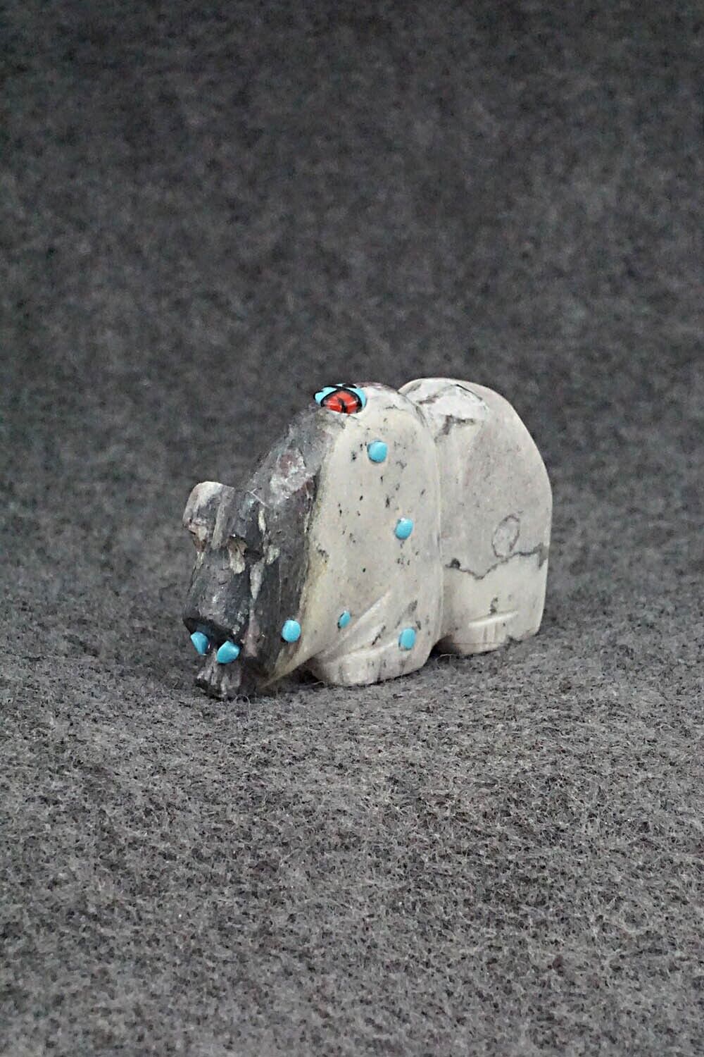 Bear Zuni Fetish Carving - Danette Laate