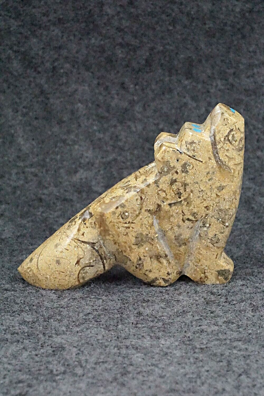 Wolf Zuni Fetish Carving - Bernard Laiwakete