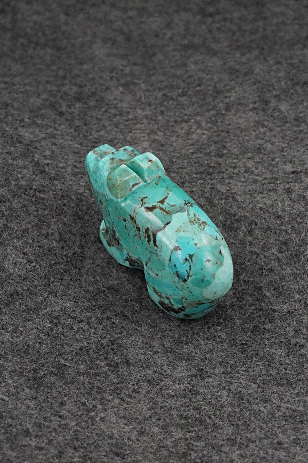 Bear Zuni Fetish Carving - Bernard Laiwakete