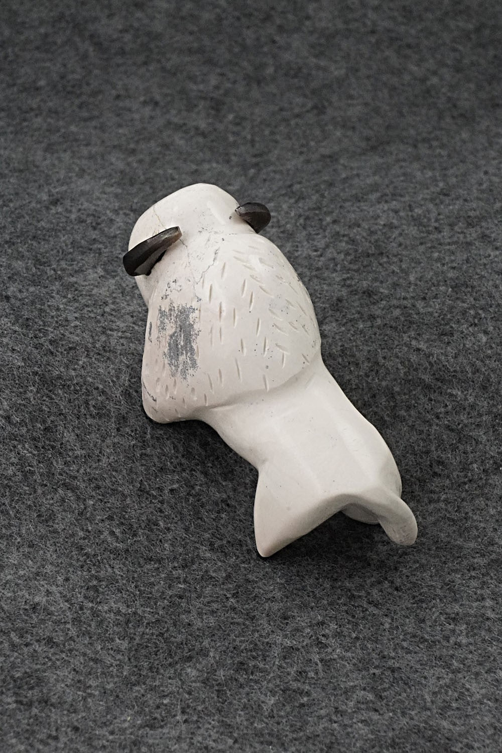 Buffalo Zuni Fetish Carving - Enrike Leekya