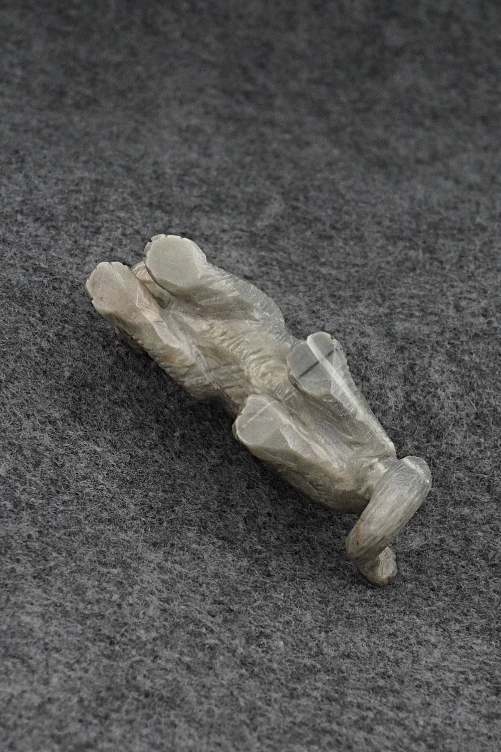 Mountain Lion Zuni Fetish Carving - Wilfred Cheama