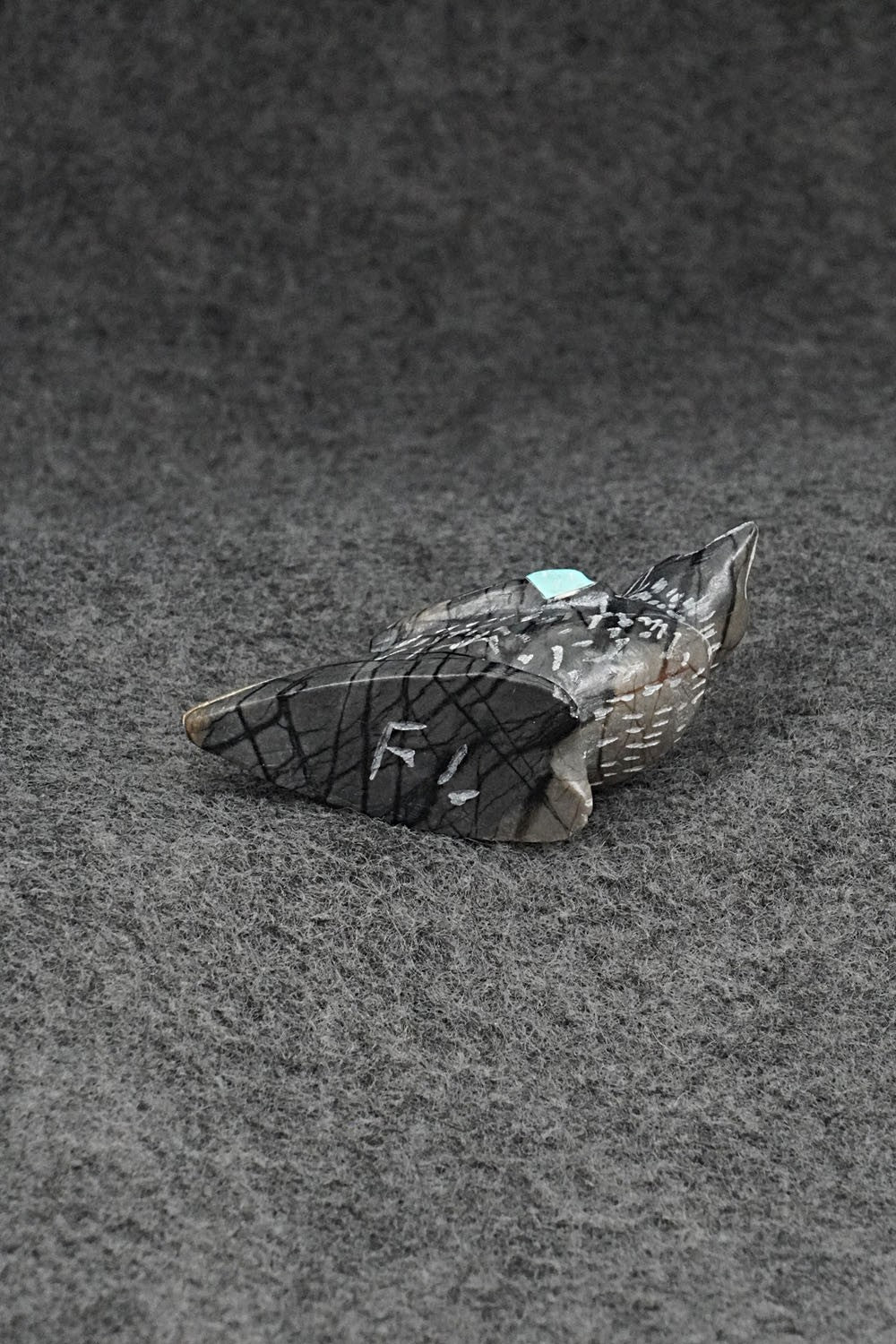 Bird Zuni Fetish Carving - Freddie Leekya