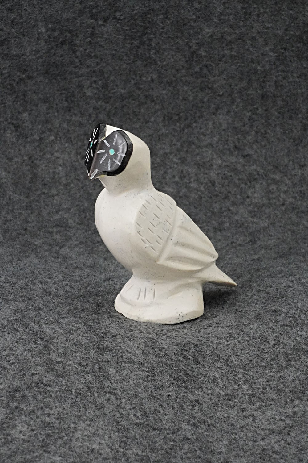 Owl Zuni Fetish Carving - Enrike Leekya