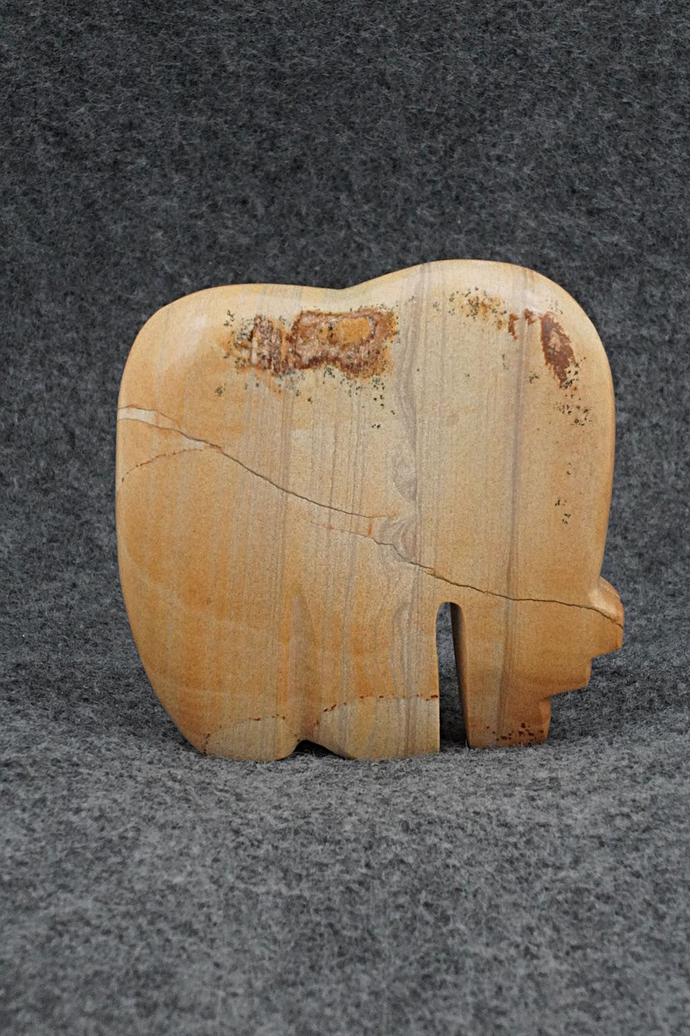 Bear Zuni Fetish Carving - Bernard Laiwakete