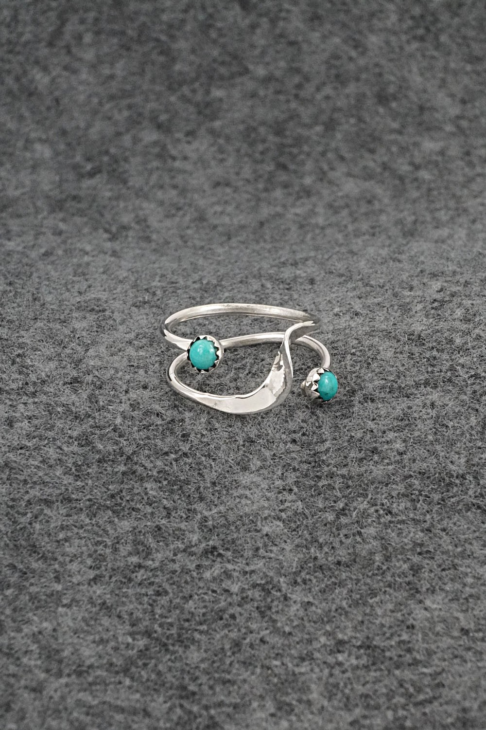 Turquoise & Sterling Silver Ring - Gerald Skeets - Size 9
