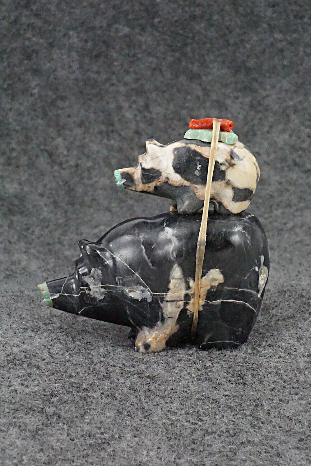 Bear with Cub Zuni Fetish Carving - Enrike Leekya