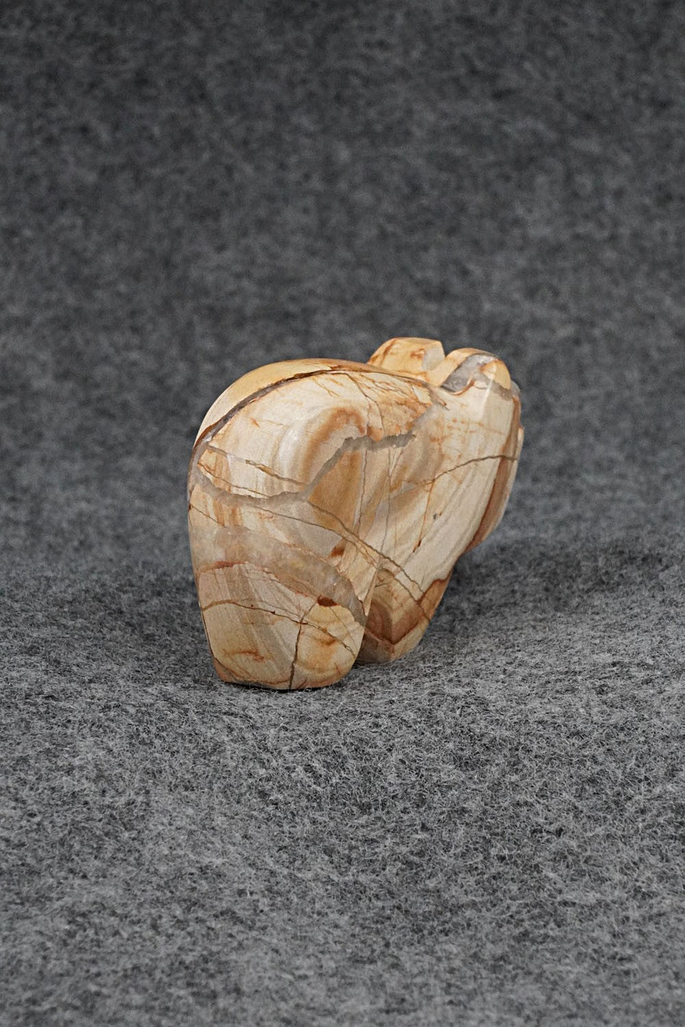 Bear Zuni Fetish Carving - Bernard Laiwakete