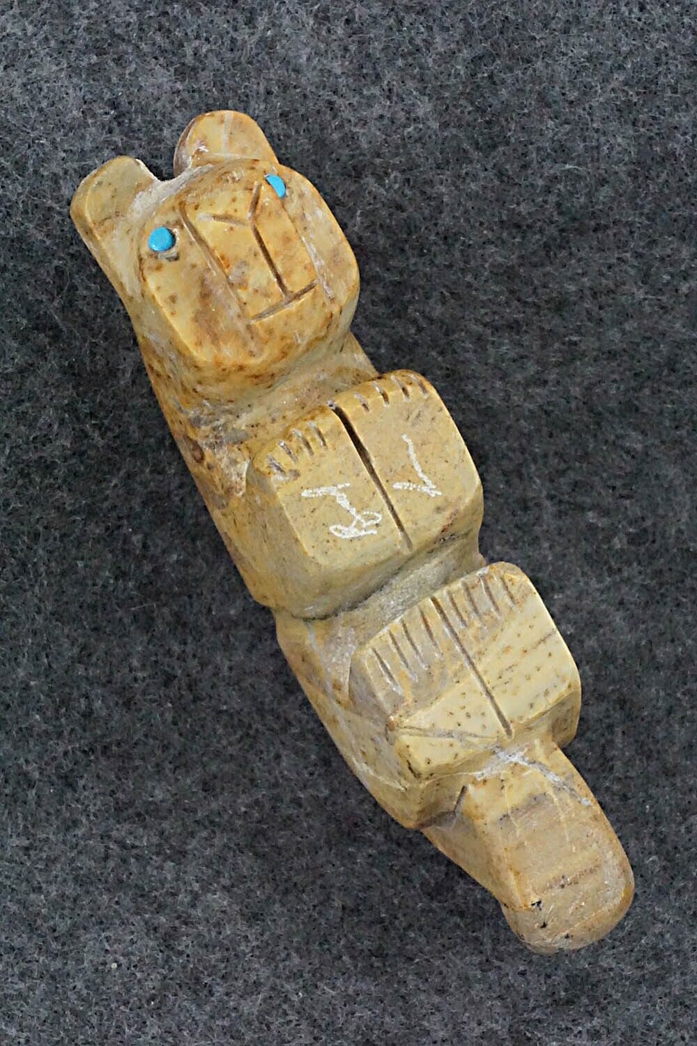 Mountain Lion Zuni Fetish Carving - Reynold Lunasee