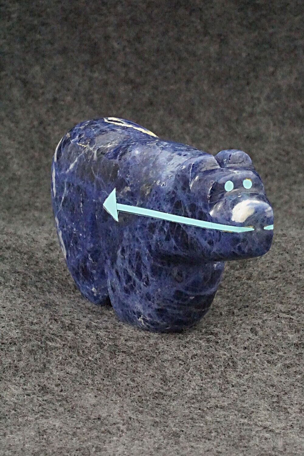 Bear Zuni Fetish Carving - Bernard Laiwakete
