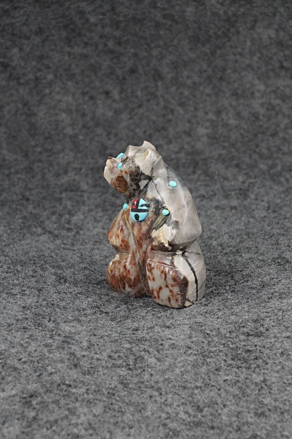 Bear Zuni Fetish Carving - Danette Laate