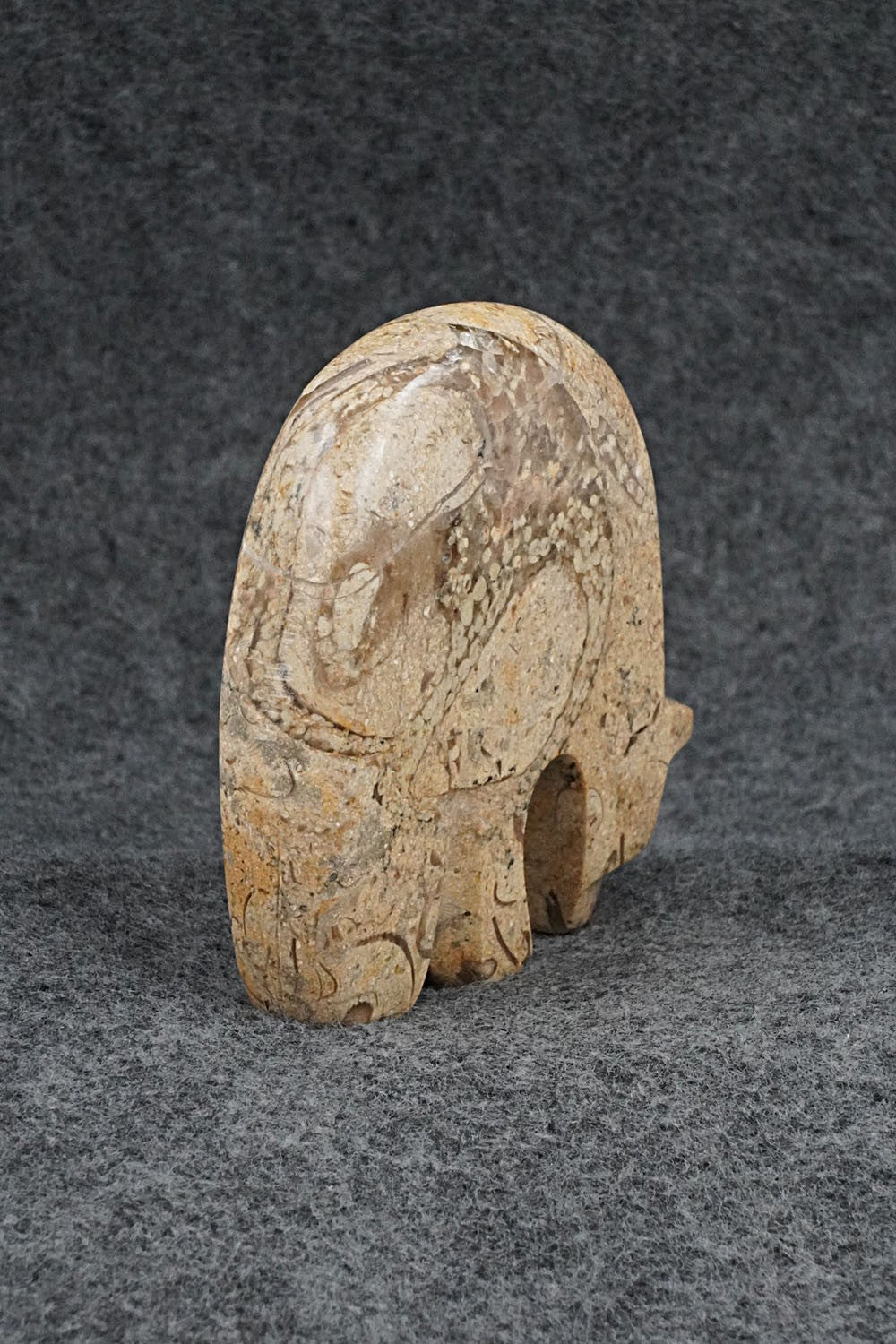 Bear Zuni Fetish Carving - Kenric Laiwakete