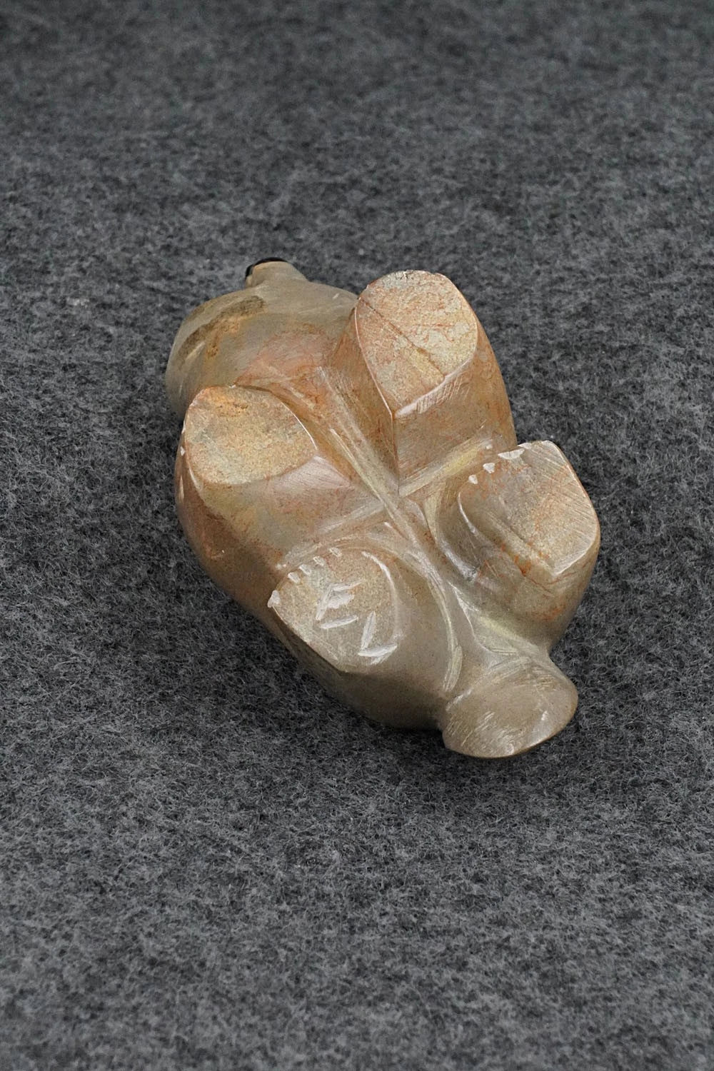 Badger Zuni Fetish Carving - Enrike Leekya