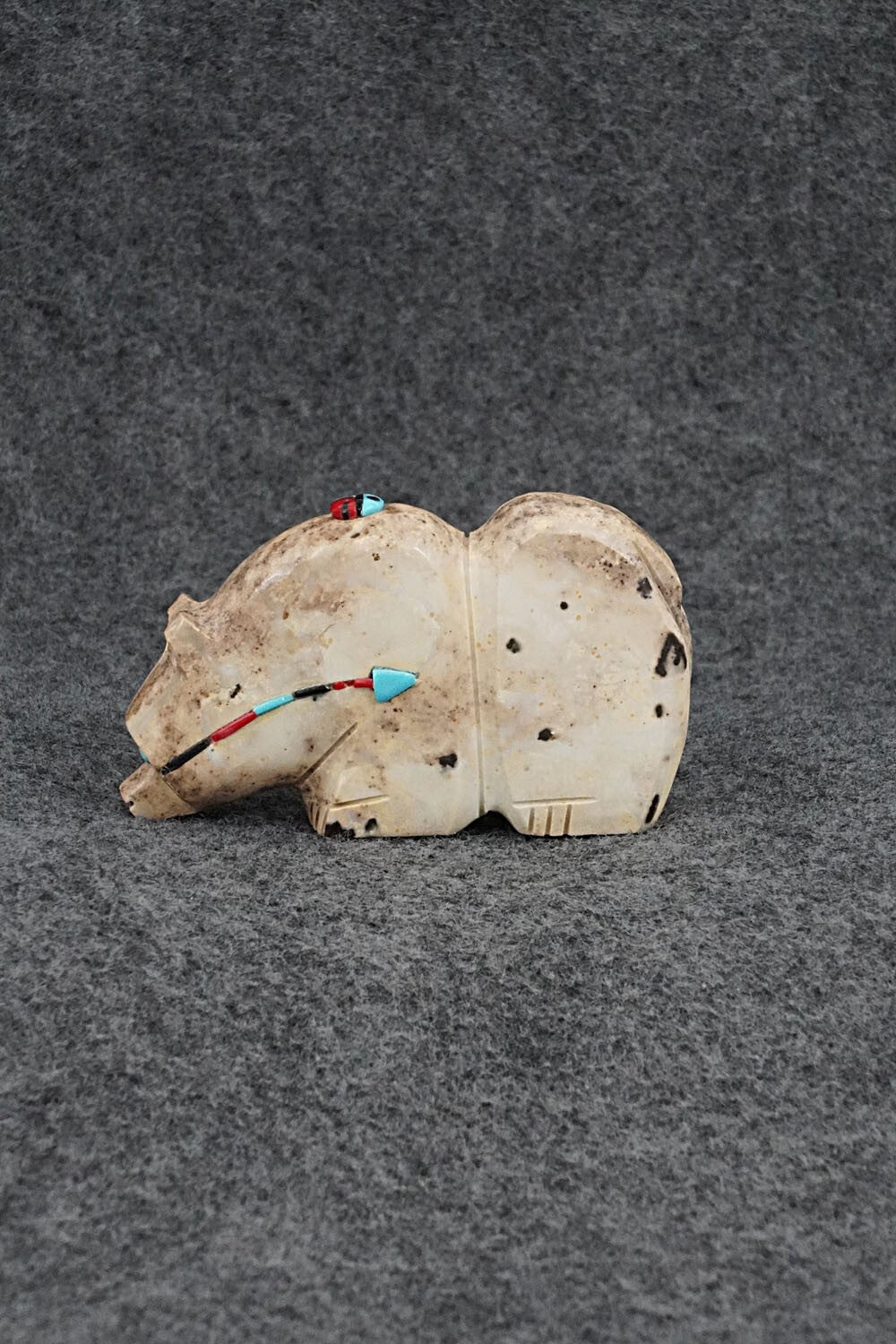 Bear Zuni Fetish Carving - Danette Laate
