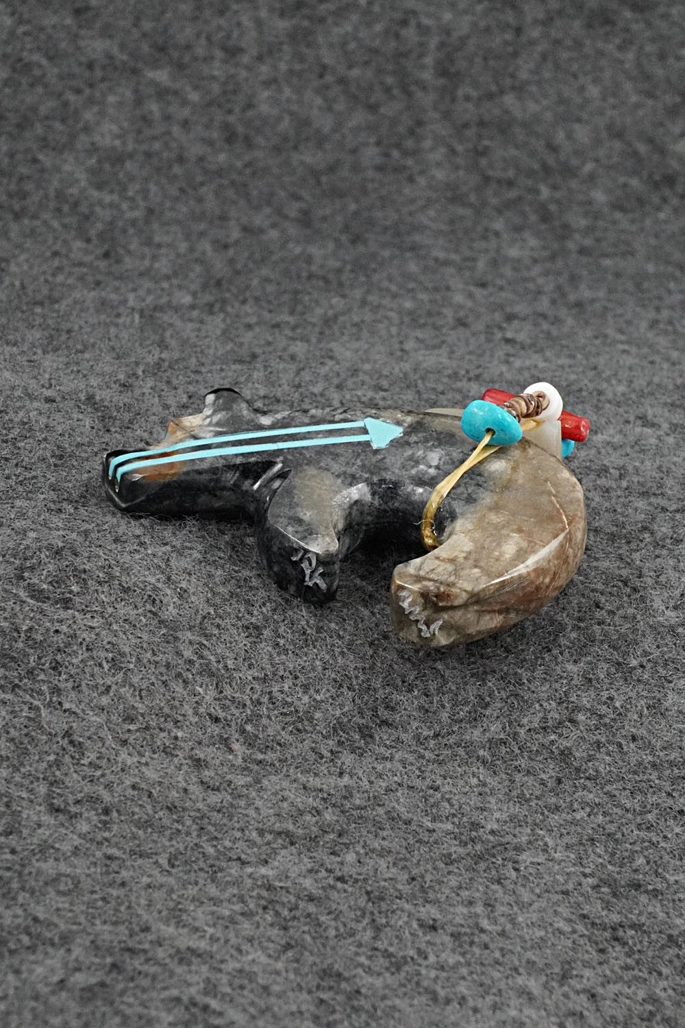 Bear Zuni Fetish Carving - Rodney Laiwakete