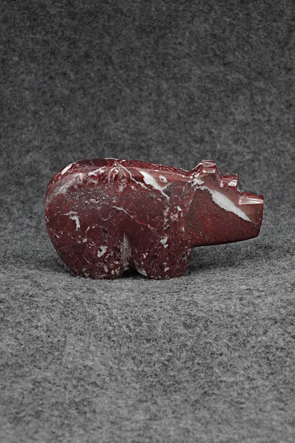 Bear Zuni Fetish Carving - Bernard Laiwakete