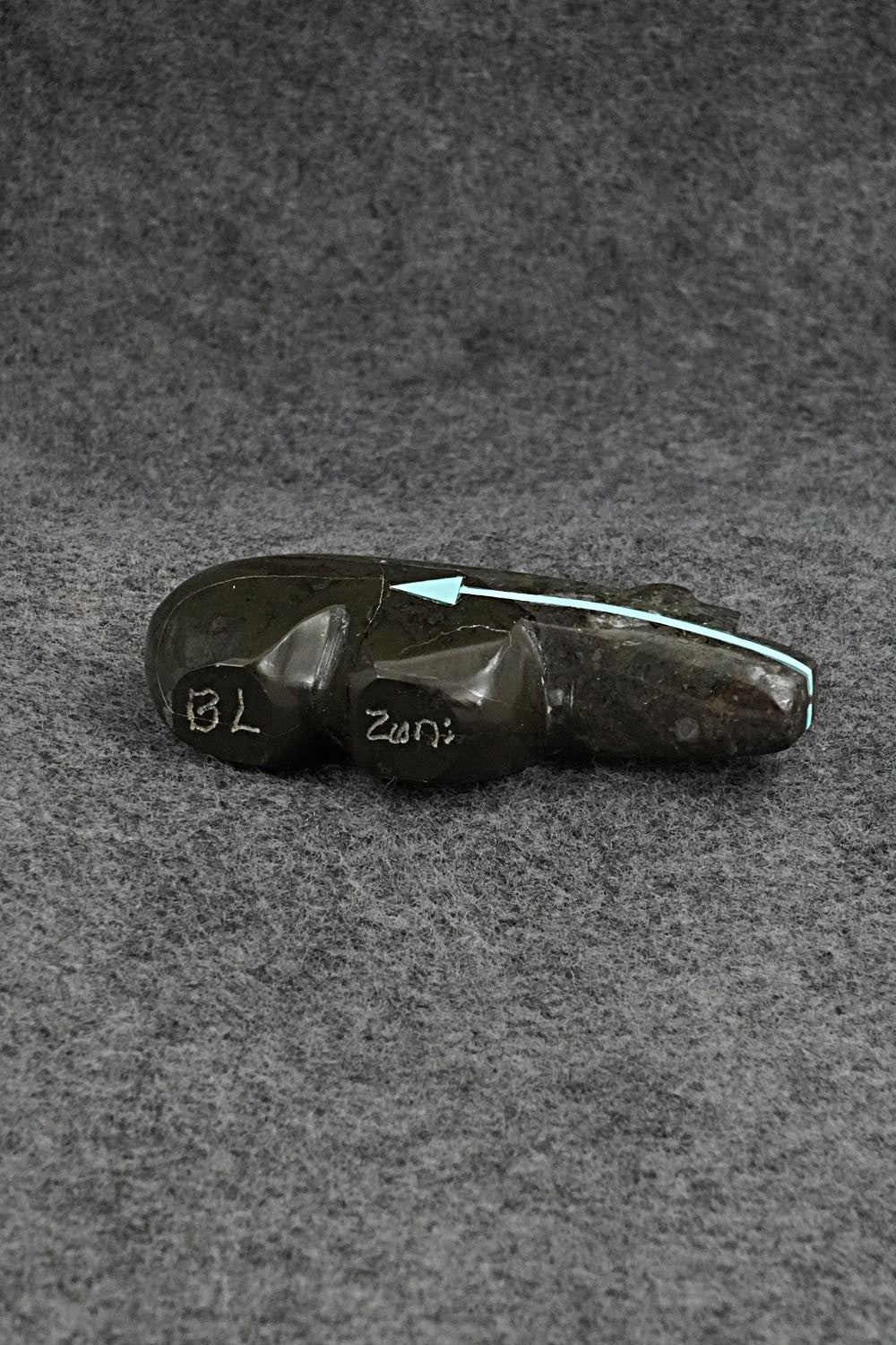Bear Zuni Fetish Carving - Bernard Laiwakete