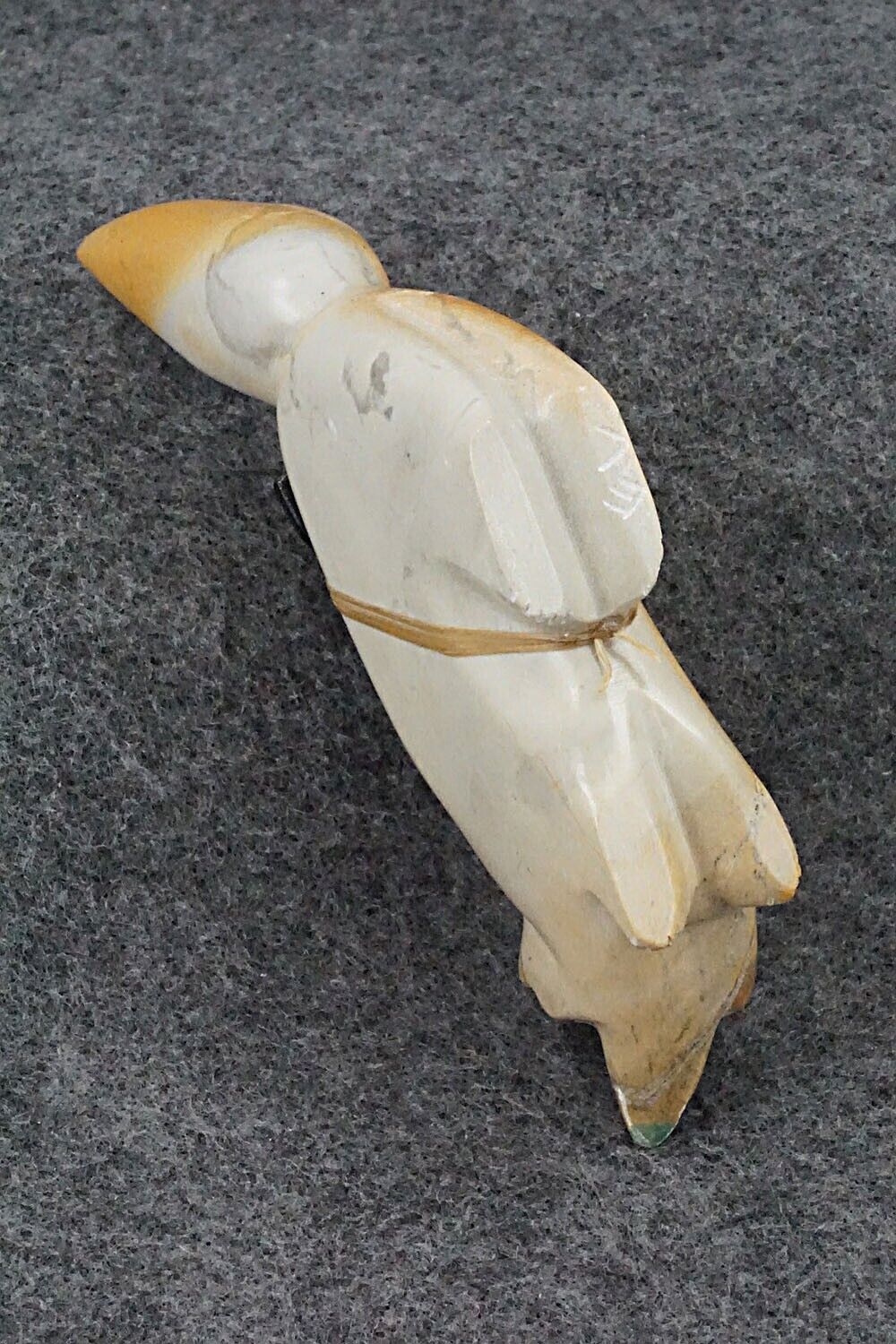Wolf Zuni Fetish Carving - Enrike Leekya
