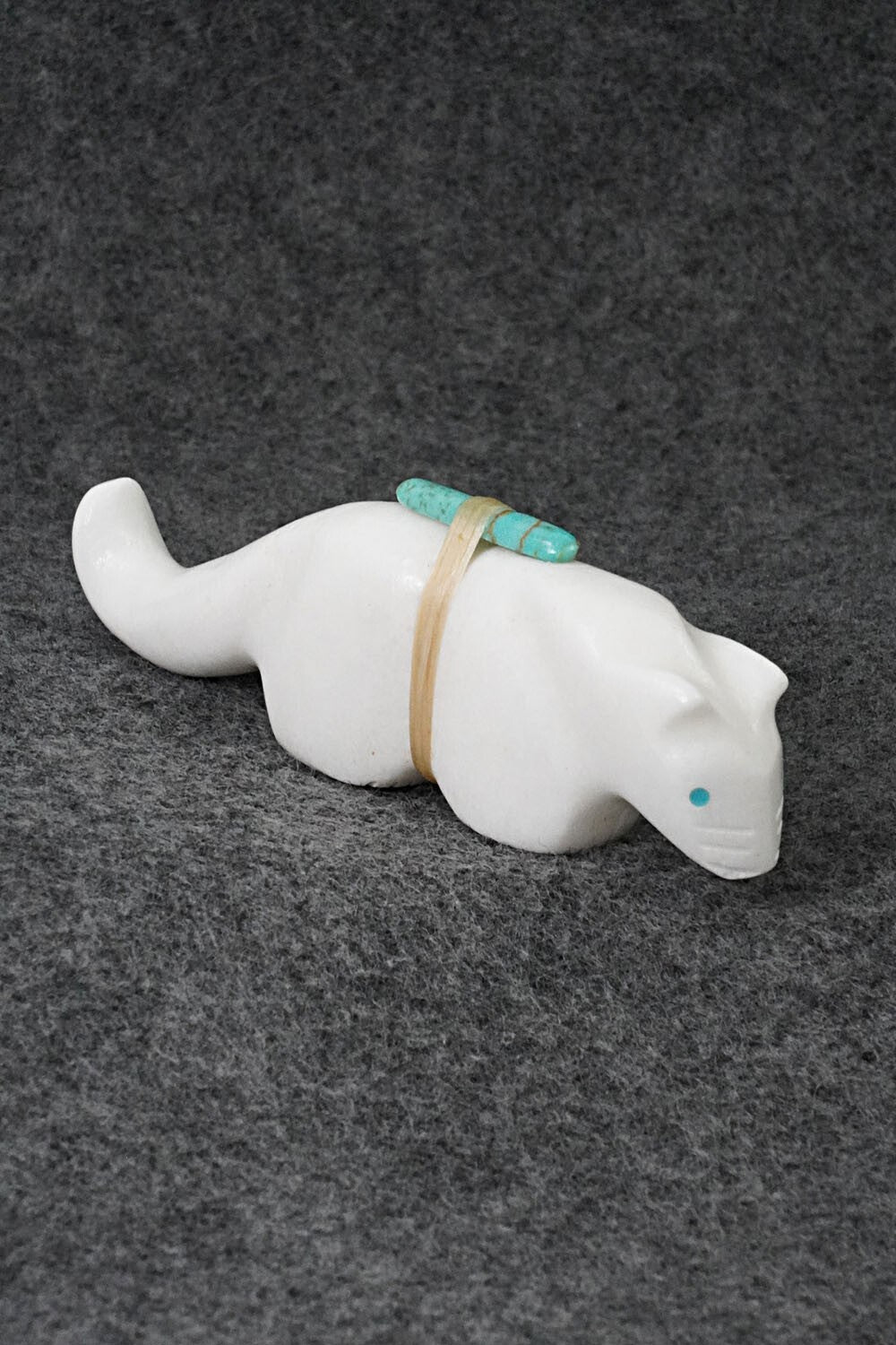 Mountain Lion Zuni Fetish Carving - Herbert Halate