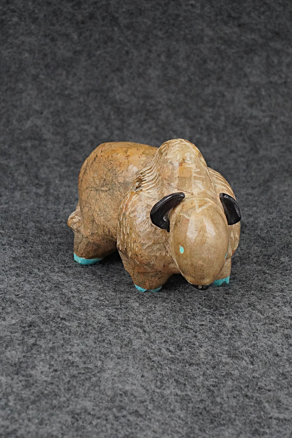 Buffalo Zuni Fetish Carving - Freddie Leekya