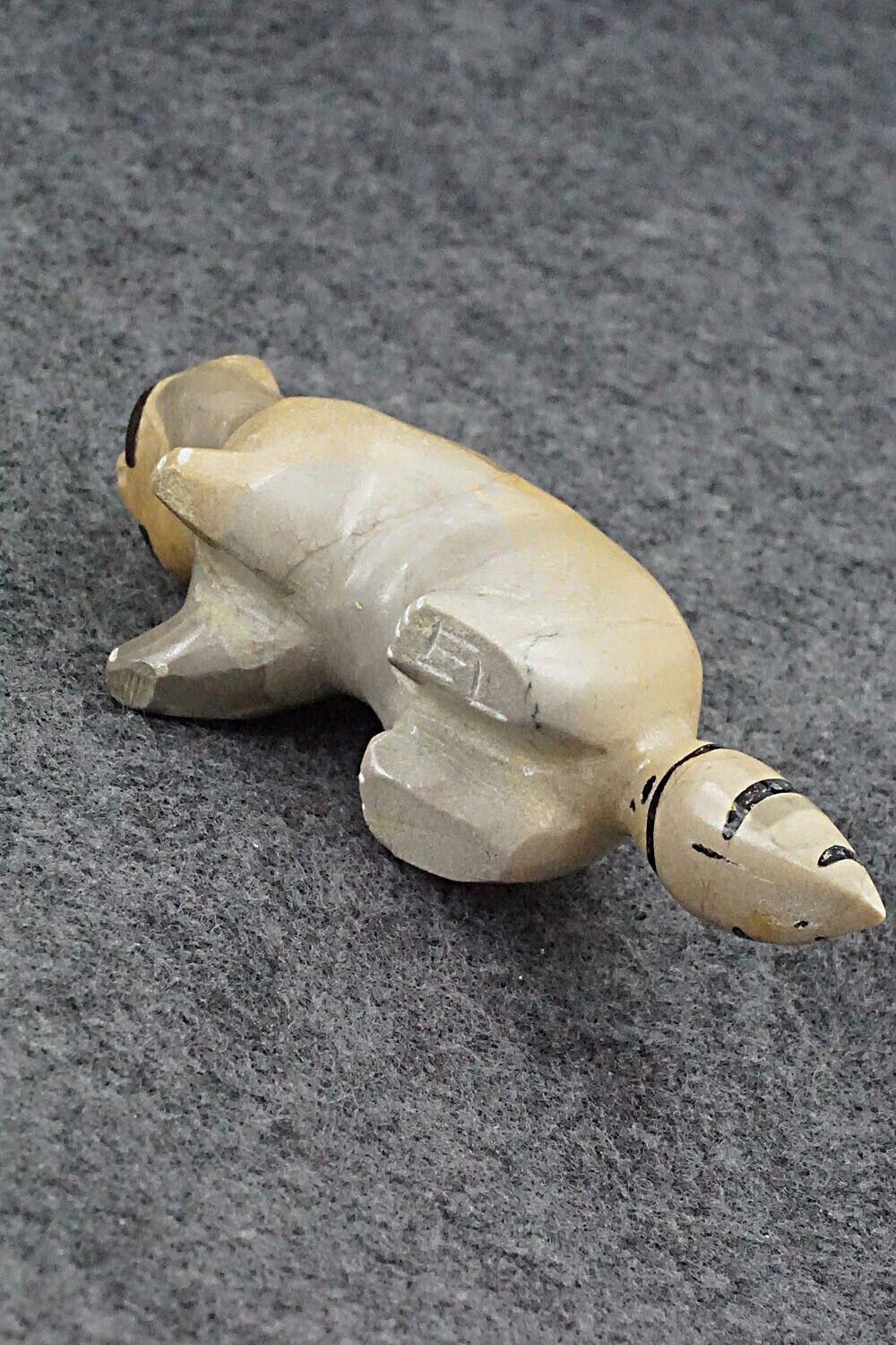 Raccoon Zuni Fetish Carving - Enrike Leekya