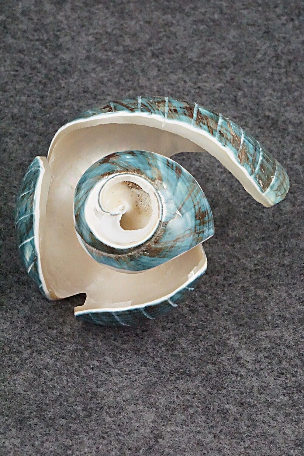 Eagle Zuni Fetish Carving - Delvin Leekya