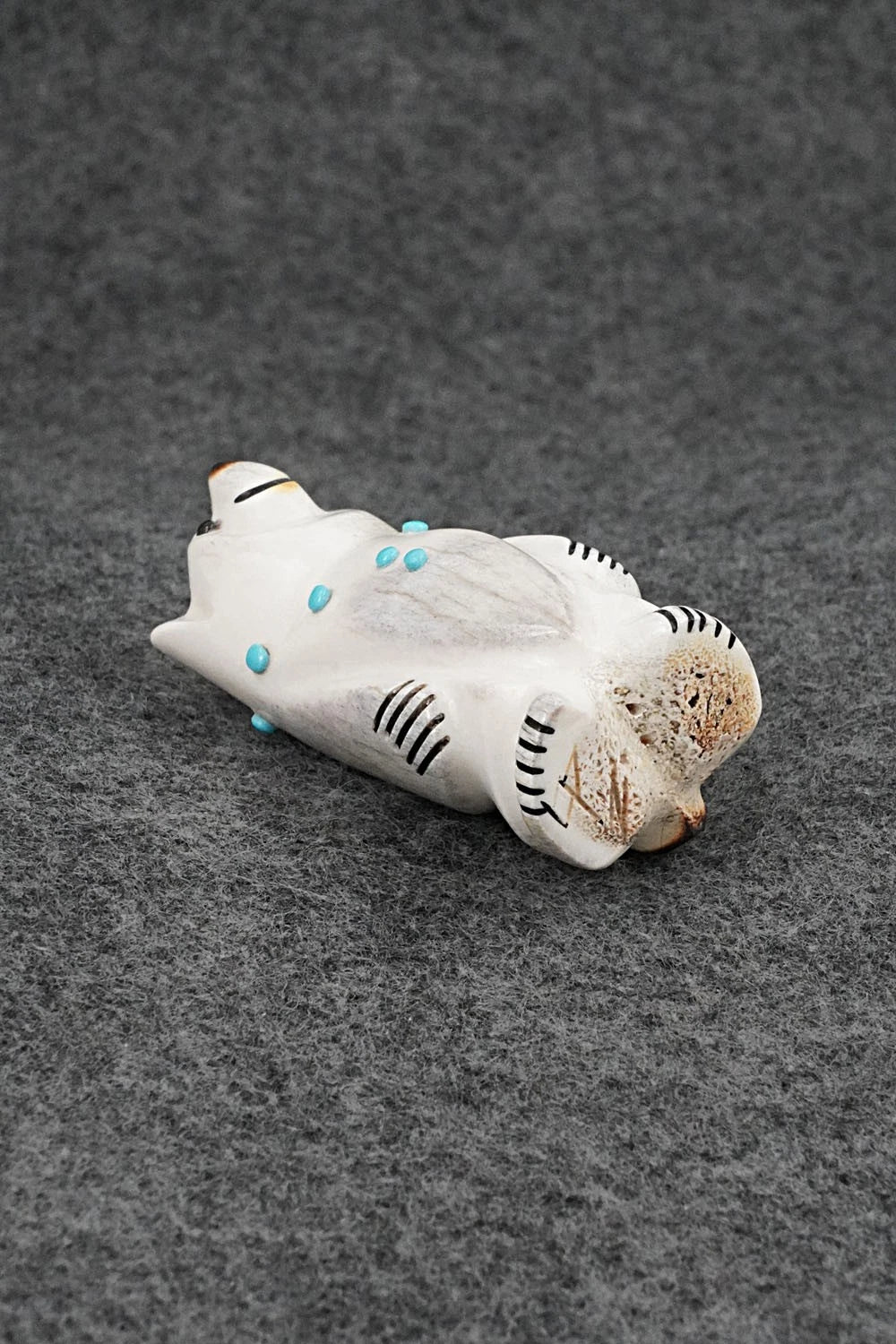 Bear Zuni Fetish Carving - Claudia Peina