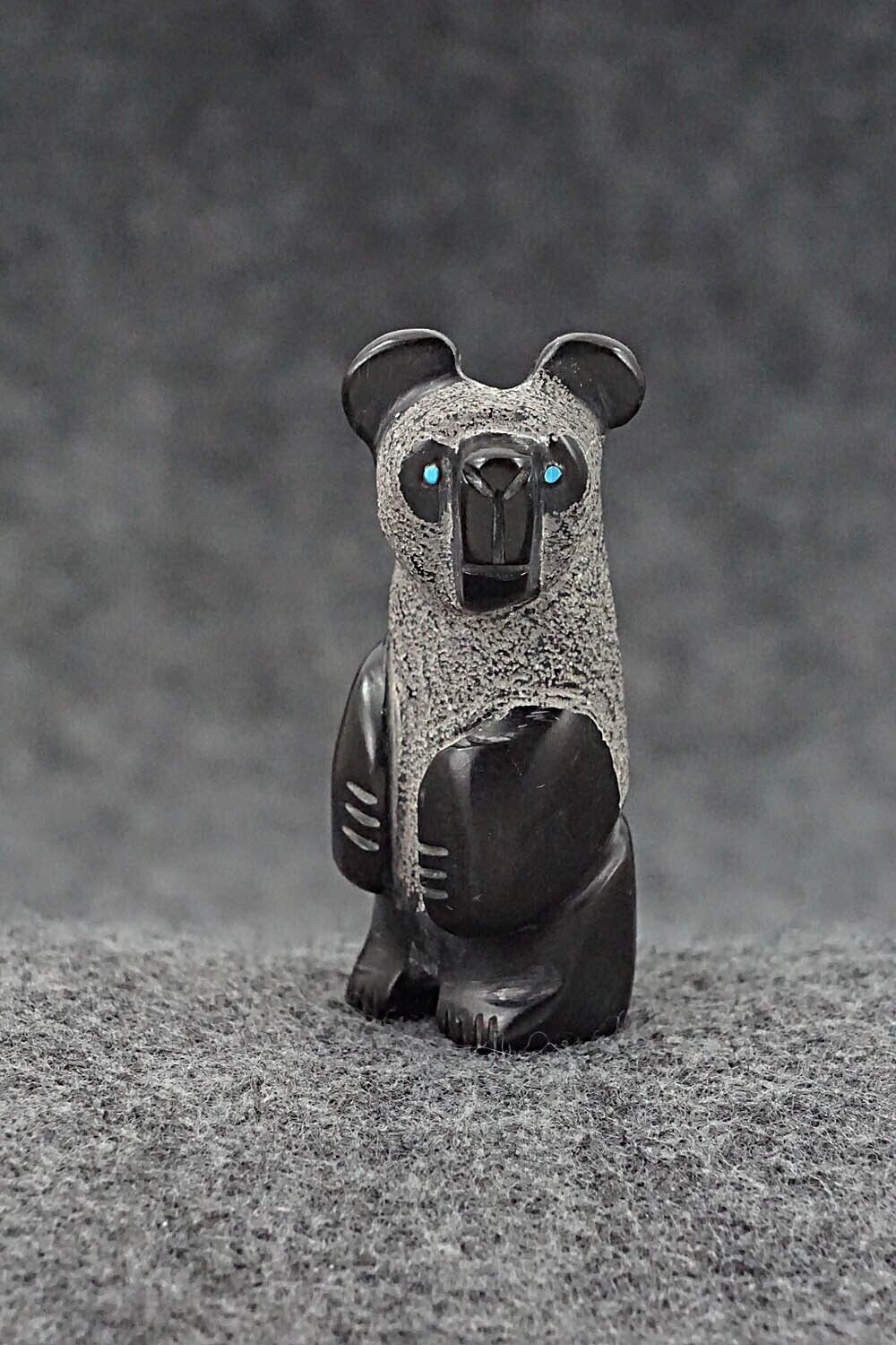 Bear Zuni Fetish Carving - Reynold Lunasee